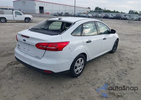 2016 Ford Focus S из США, поврежденный, VIN 1FADP3E27GL371115